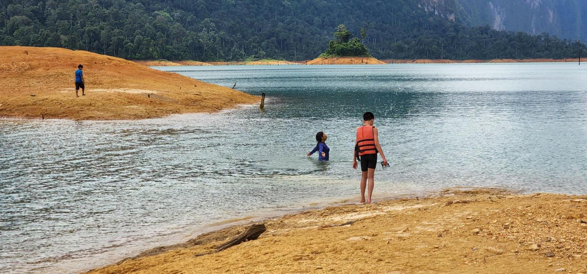 مبيت وإفطار Khao Sok National Park Khaosok Happy House المظهر الخارجي الصورة