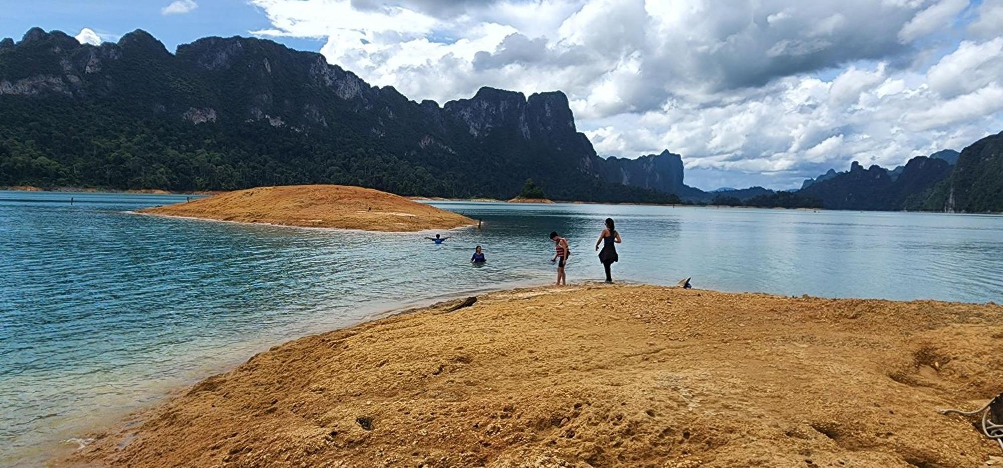 مبيت وإفطار Khao Sok National Park Khaosok Happy House المظهر الخارجي الصورة